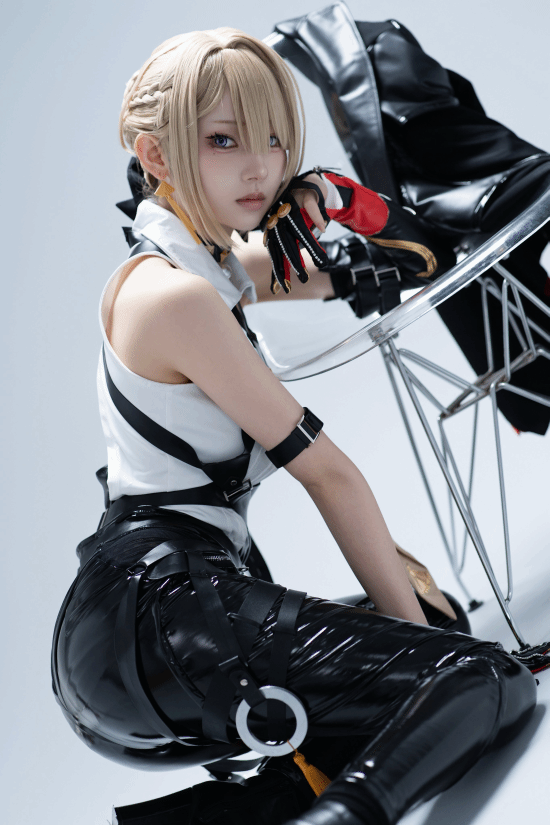 樱花妹cos《寂静岭f》女主：超绝美背 不拔火罐可惜