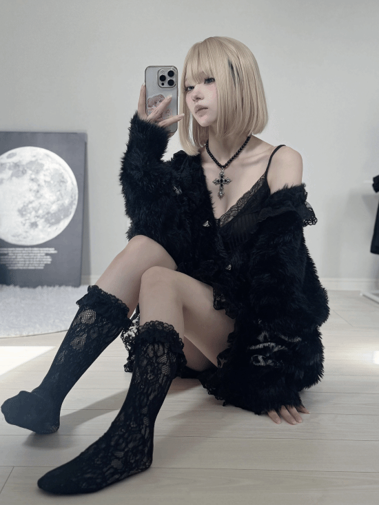 樱花妹cos《寂静岭f》女主：超绝美背 不拔火罐可惜