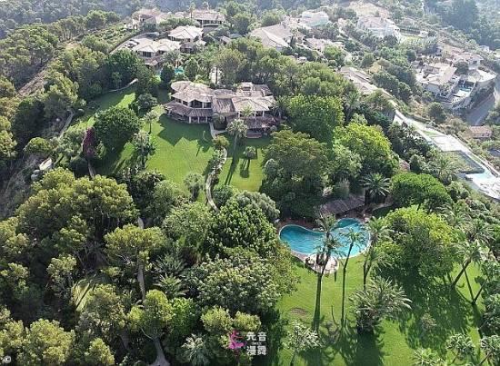 车王舒马赫现状曝光：无法行走但能坐轮椅