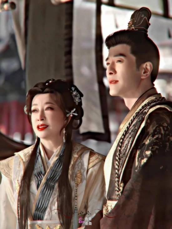 75岁刘晓庆双短剧挑战少女角色 亲密吻戏引热议 75岁刘晓庆双短剧挑战少女角色 亲密吻戏引热议