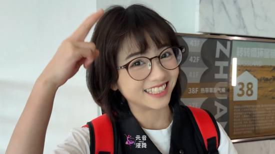 转转回收RTX5090仅报1.3万 网友:眼镜女纯在打劫! 转转回收RTX5090仅报1.3万 网友:眼镜女纯在打劫!